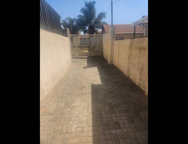 3 BEDROOM HOUSE FOR SALE IN ORMONDE